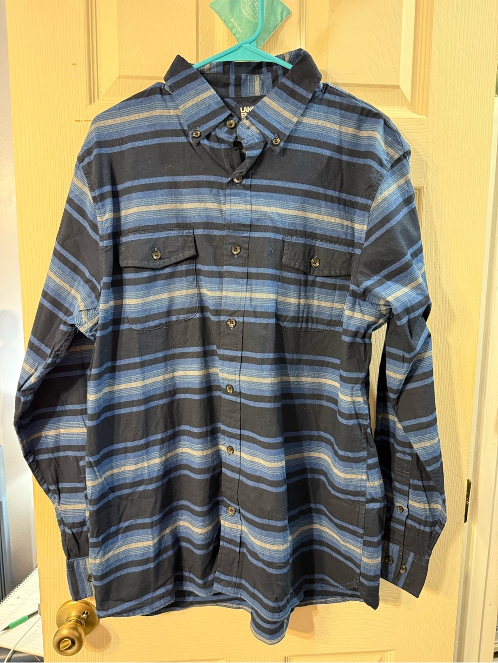 Landsend Tailored fit Large 16-16-1/2 32 sleeve 98% cotton 2%Spandex dress shirt